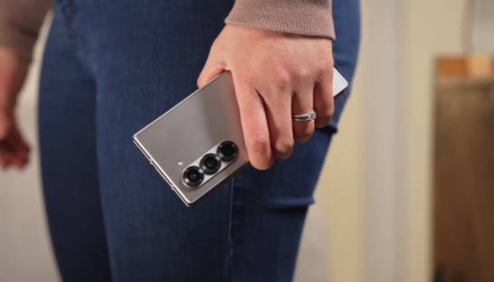 Первые снимки нового сгибающегося Samsung: ожидается камера на 200 Мп