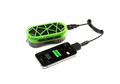 Представлена универсальная зарядка для туристов