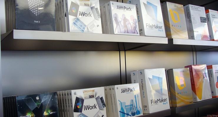 Apple прекращает продажу своих дисков с программами