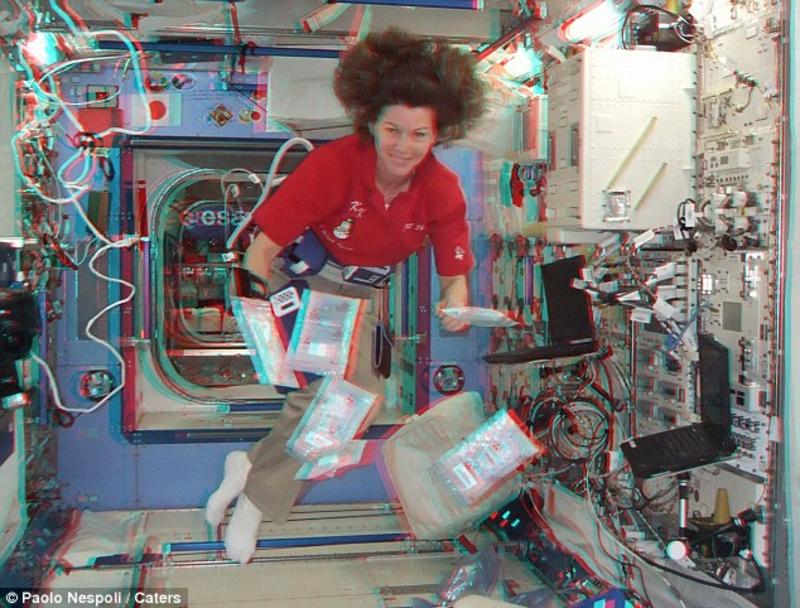 Космонавтов Международной станции сняли в 3D / dailymail.co.uk/