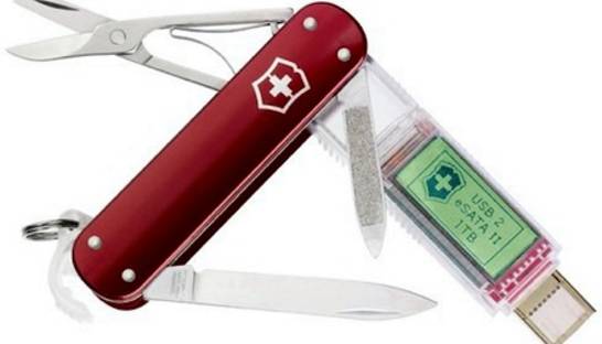 Флешку на 1 терабайт встроили в швейцарский нож