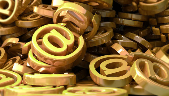 40-летние чаще молодых пользуются электронной почтой