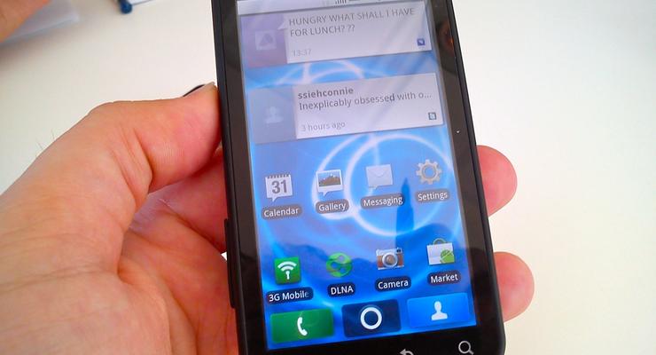 Motorola выпустила неубиваемый смартфон