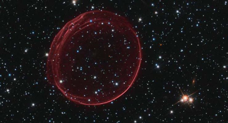 В космосе нашли гигантский елочный шар