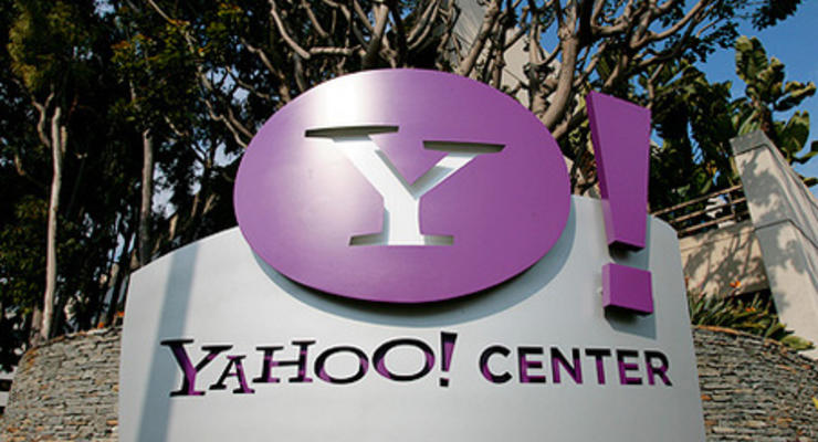 Сокращения в Yahoo! довели до порноскандала