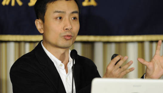 Журналист из Китая рассердился на собаку основателя Facebook