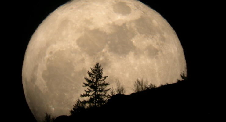 Луна установила рекорд по яркости