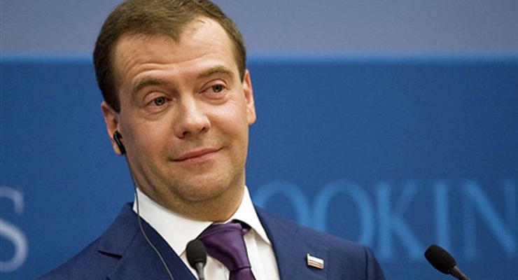 Медведев вводит цензуру на комменты в интернете