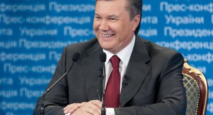 Facebook заставляет Януковича переплыть Днепр