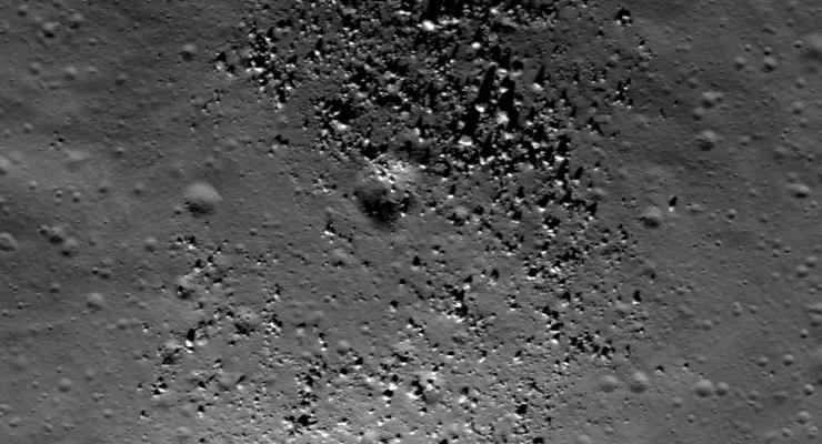 На обратной стороне Луны нашли следы вулканов