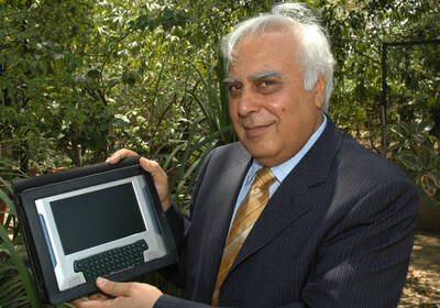 Индия наконец-то выпустит планшеты за $35