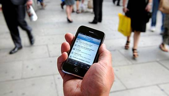 От Apple требуют $25 миллионов за слежку