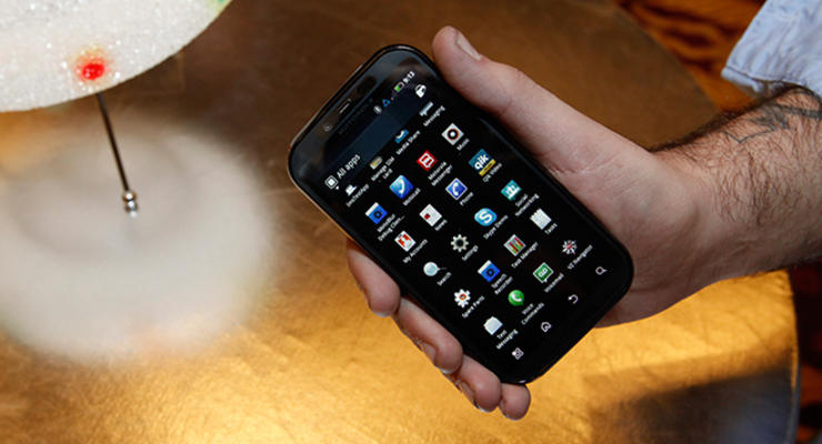 Начались продажи смартфона Motorola Droid Bionic