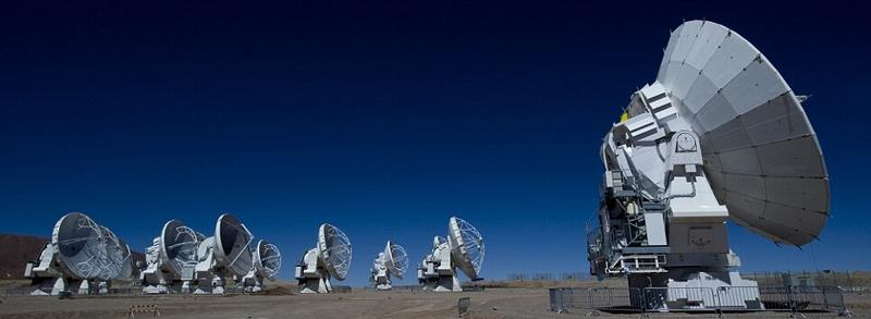 Самый крупный телескоп покажет первые звезды / AFP