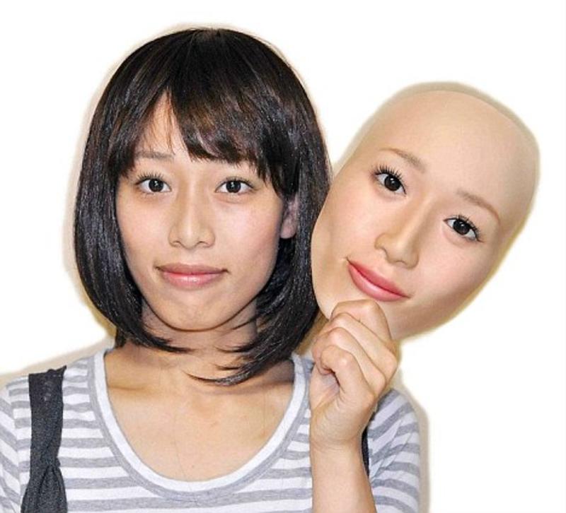 Слишком реалистичные маски создали в Японии / dailymail.co.uk