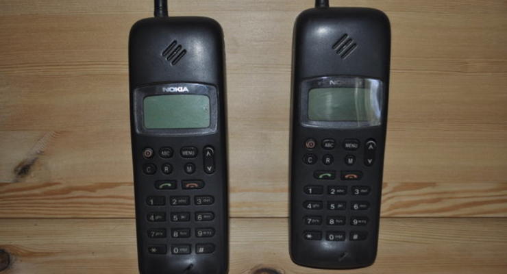 Nokia отмечает 19-летие своего первого мобильного телефона
