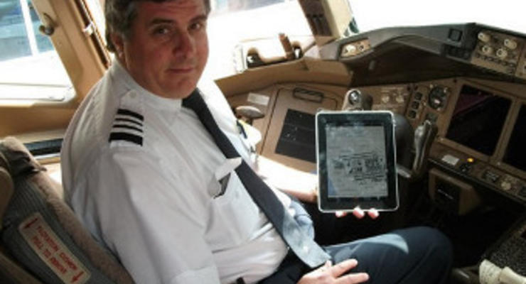 Пилотам американской авиакомпании разрешили летать по iPad