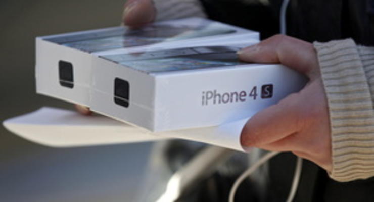 В России только 20 человек купили iPhone 4S в первый день продаж
