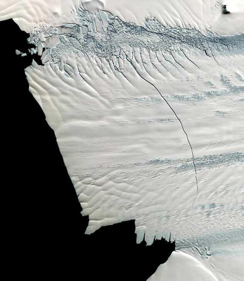 Ученые: Гигантский айсберг может изменить погоду на Земле / Reuters