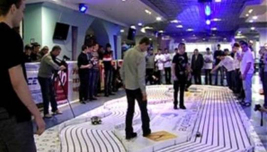 В Черновцах провели конкурс на самого быстрого робота