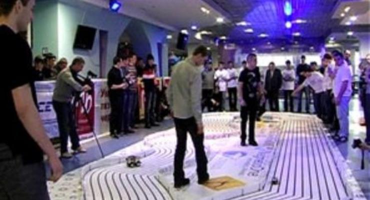 В Черновцах провели конкурс на самого быстрого робота