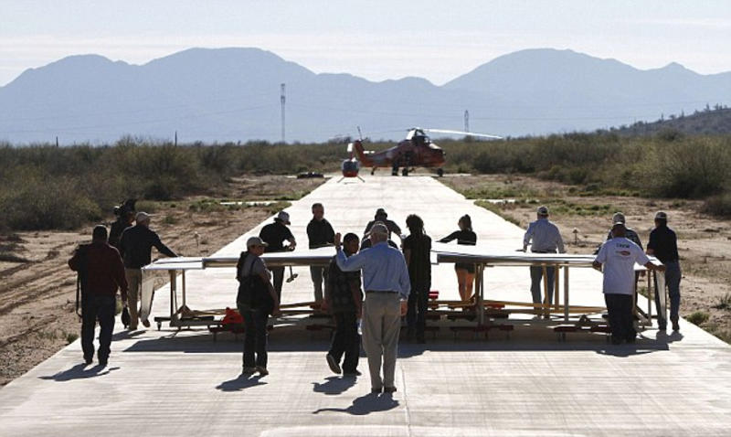 В США запустили самый большой бумажный самолет (ФОТО, ВИДЕО) / Reuters
