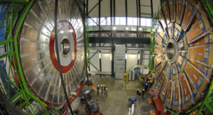 Ученые: Большой адронный коллайдер работает на рекордном уровне энергии