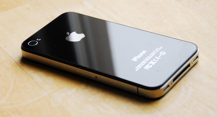 iPhone 5 получит новый корпус, дисплей и разъем