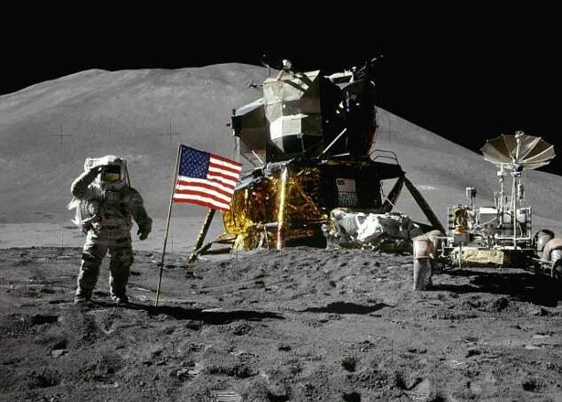 Сенсация: с поверхности Луны исчез американский флаг / nasa.gov