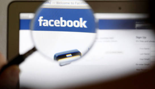 Facebook обвинили в использовании фальшивых аккаунтов для рекламы