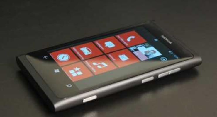 Манговый телефон: обзор Nokia Lumia 800
