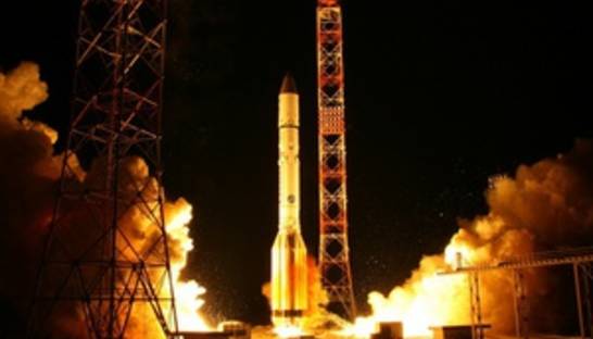 Роскосмосу удалось установить связь с одним из неудачно запущенных спутников