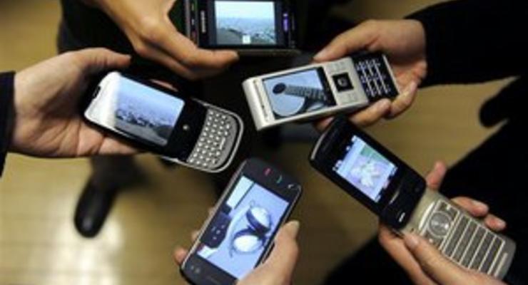 Продажи мобильных телефонов в мире сокращаются из-за кризиса