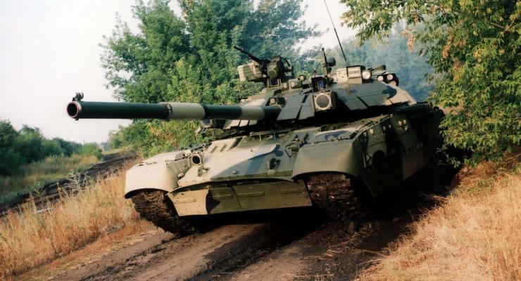 Вонючий залп: россиянин предложил стрелять из танка фекалиями