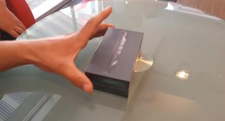Первый взгляд на iPhone 5: распаковка телефона (ВИДЕО)