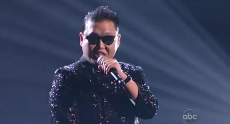Видео дня: Gangnam style с MC Hammer'ом завоевал Америку