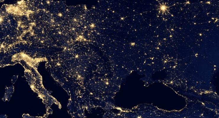 Невероятная красота: Панорама Земли ночью (ФОТО)
