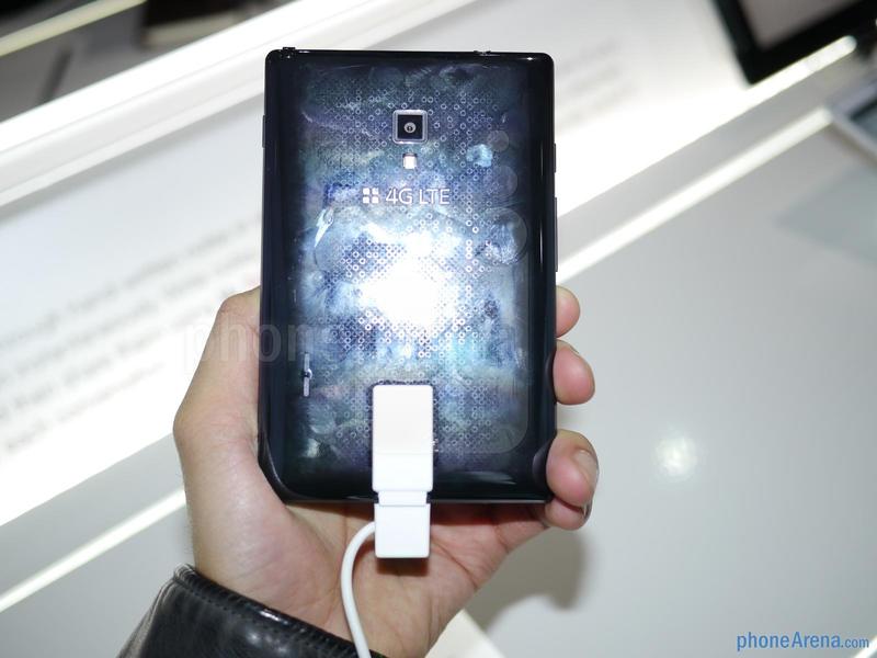 Новый телефон-гигант от LG - Optimus Vu II (ФОТО) / PhoneArena.com