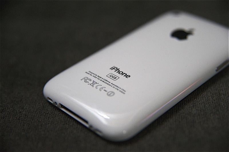 Сегодня iPhone исполняется шесть лет (ФОТО, ВИДЕО) / adriansgear.com