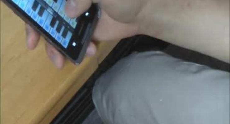 Гаджет-скорострел: система молниеносного вытаскивания iPhone (ВИДЕО)