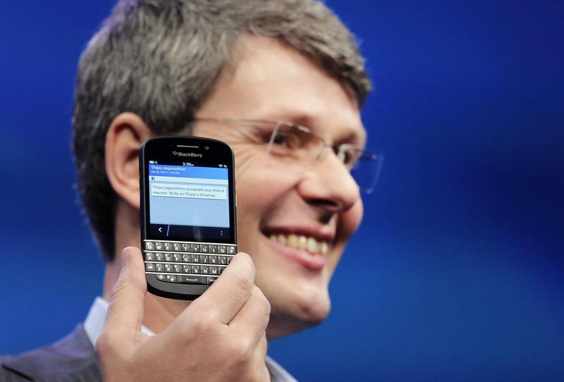 Скромно и со вкусом: BlackBerry показала два новых телефона (ФОТО) / AP