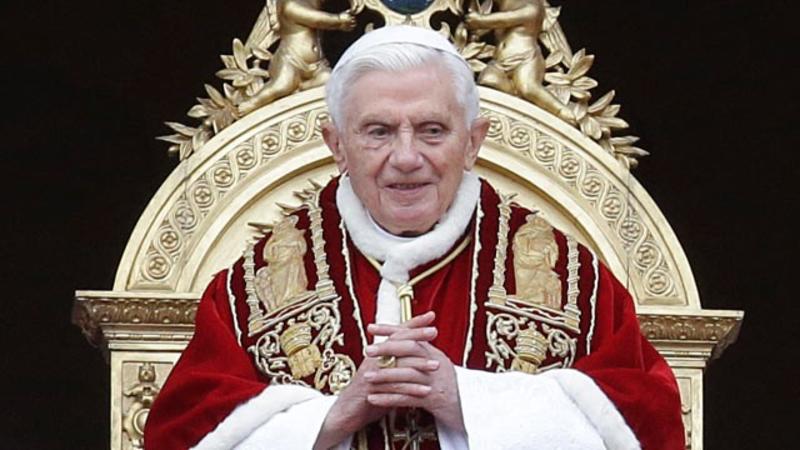 Страсти по папе: Предсказание о конце света потрясло мир / AP