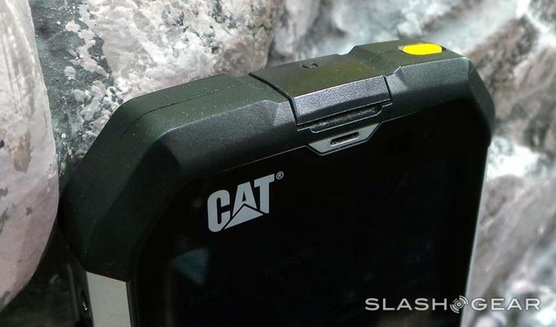 На выставке MWC 2013 показали смартфон Чака Норриса (ФОТО) / slashgear.com