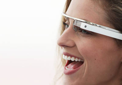 Google похвасталась первыми приложениями для очков Glass