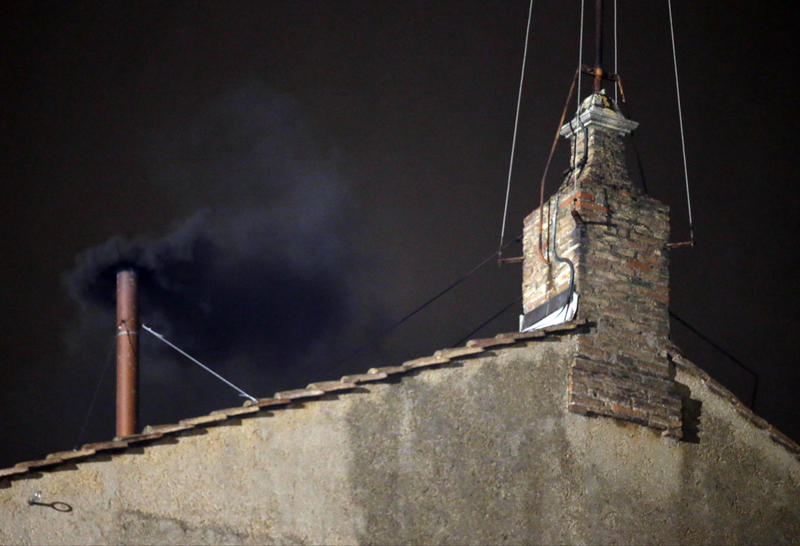 Ватикан нахимичил с дымом при избрании Папы Римского / AP