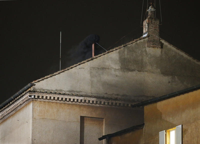 Ватикан нахимичил с дымом при избрании Папы Римского / AP