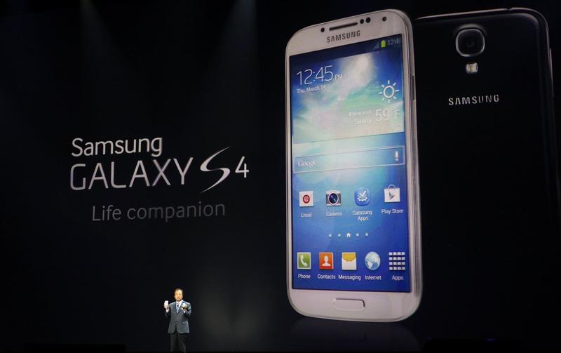 Супер крутой: Samsung Galaxy S4 показали всему миру / apple.com