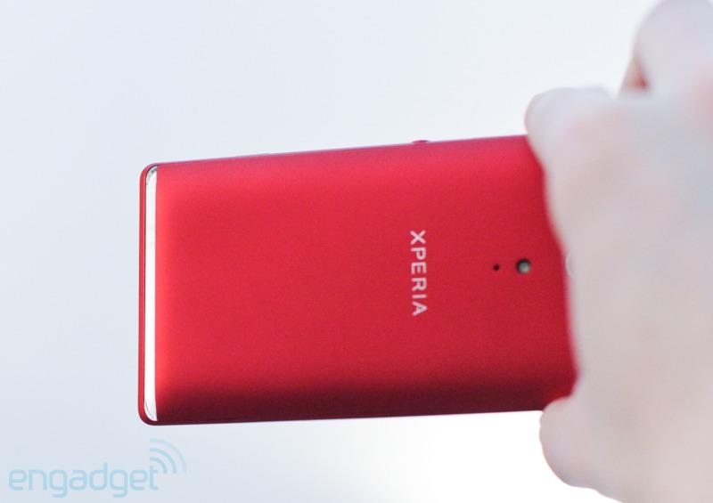 Sony показала новый смартфон - Xperia SP (ФОТО) / engadget.com