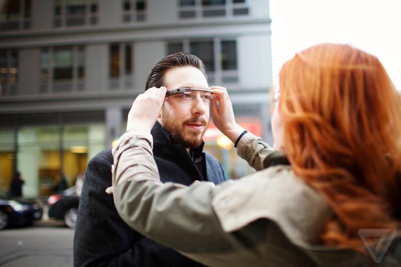 Это поразительно! Первые отзывы о Google Glass / theverge.com