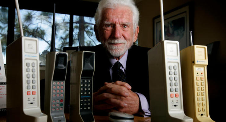 День в истории: 40 лет первому звонку с мобилки